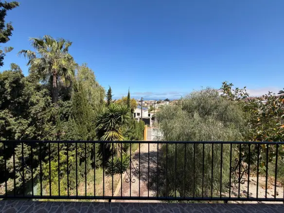 4-bedroom Villa In Torrevieja, Spain (150 M²)
