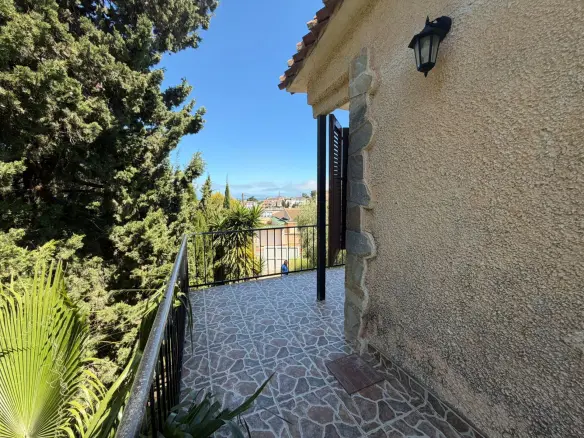 4-bedroom Villa In Torrevieja, Spain (150 M²)