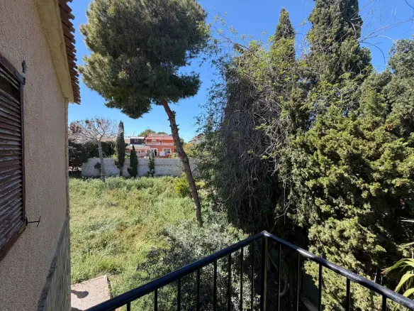4-bedroom Villa In Torrevieja, Spain (150 M²)