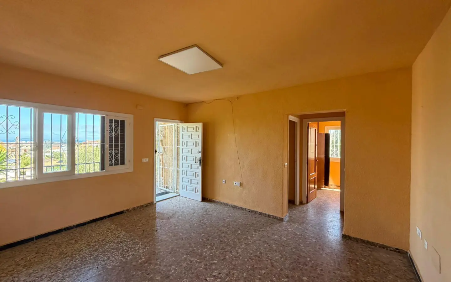 4-bedroom Villa In Torrevieja, Spain (150 M²)