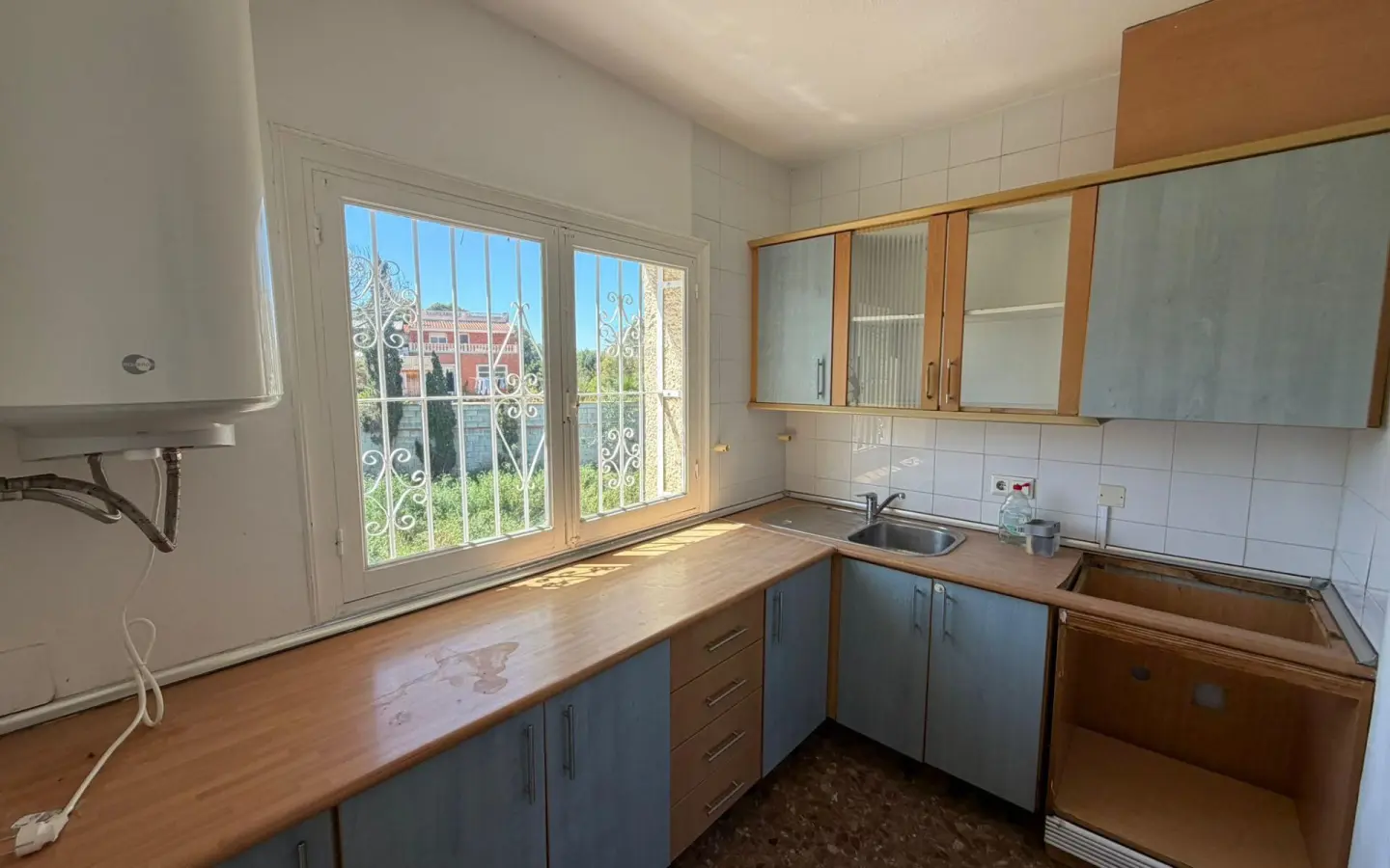 4-bedroom Villa In Torrevieja, Spain (150 M²)