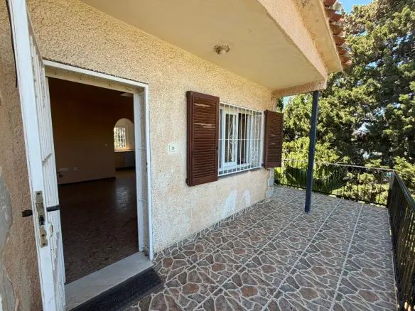 4-bedroom Villa In Torrevieja, Spain (150 M²)
