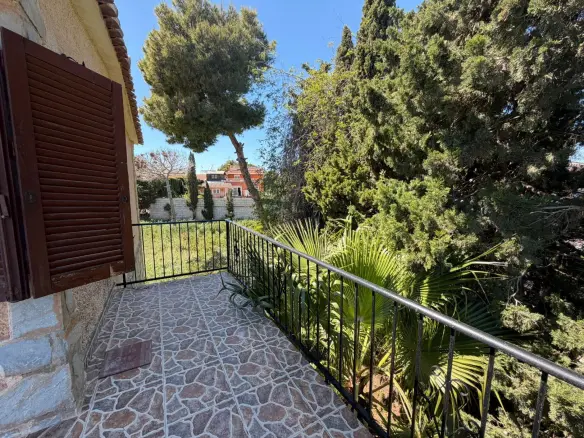 4-bedroom Villa In Torrevieja, Spain (150 M²)