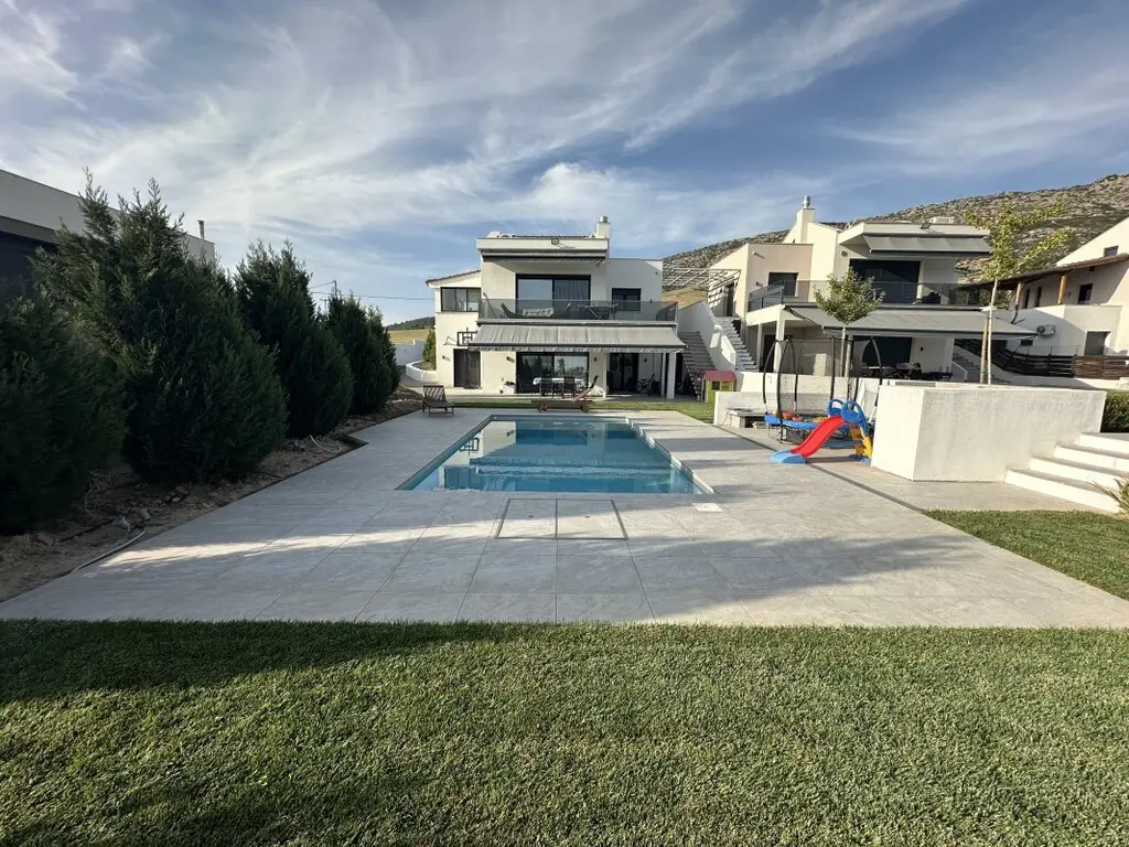 Detached House Of 235 M² In The Suburbs Of Thessaloniki