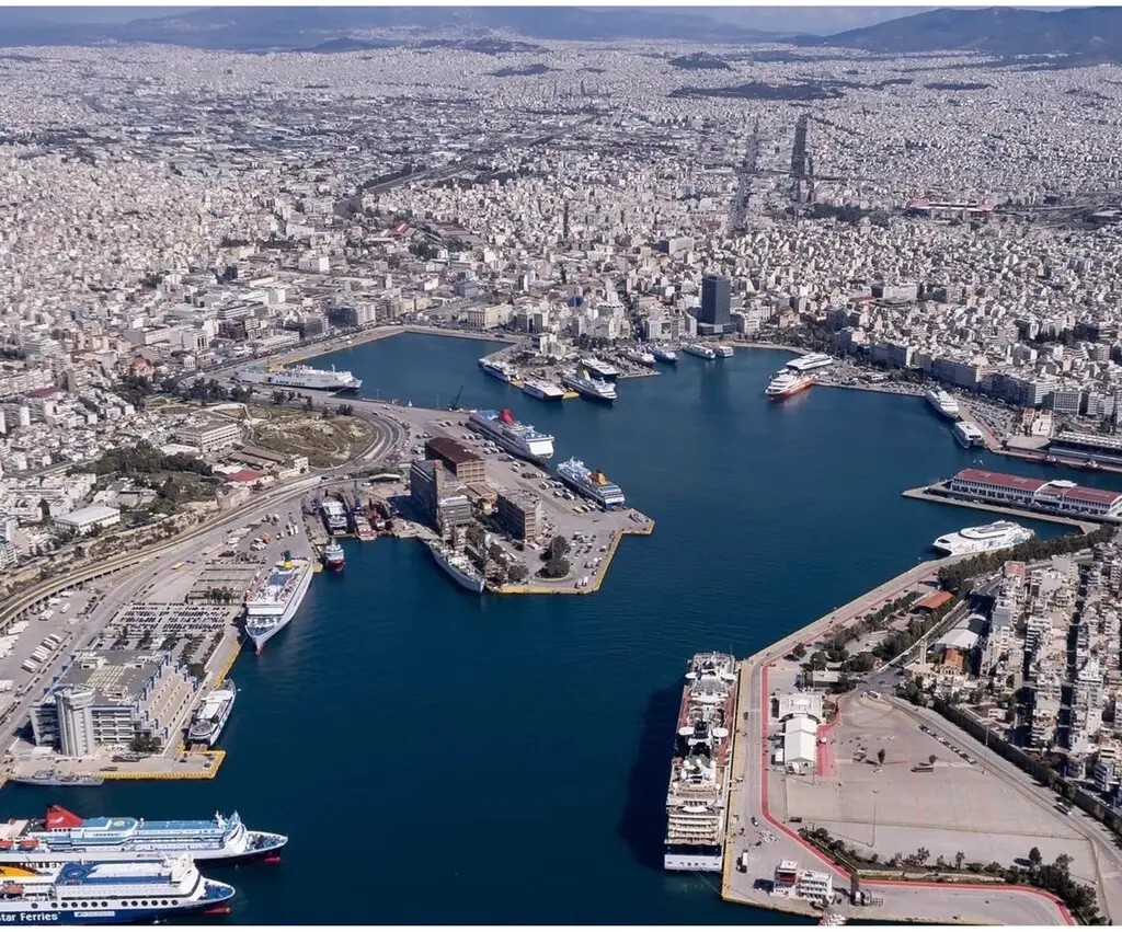 Flat Of 126 M² In Athens