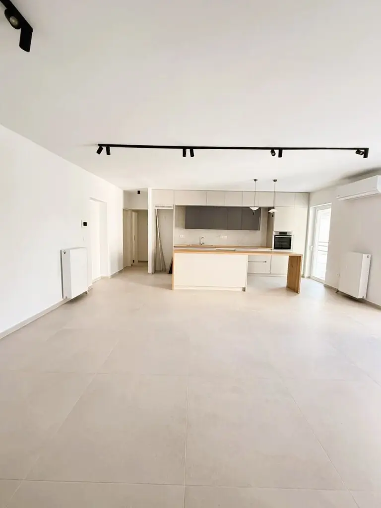 Flat Of 115 M² In Athens