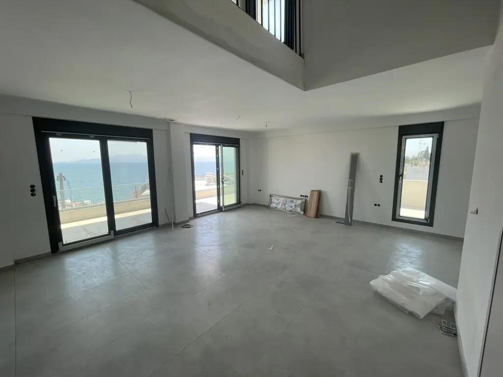 Maisonette 204 M² In Kavala