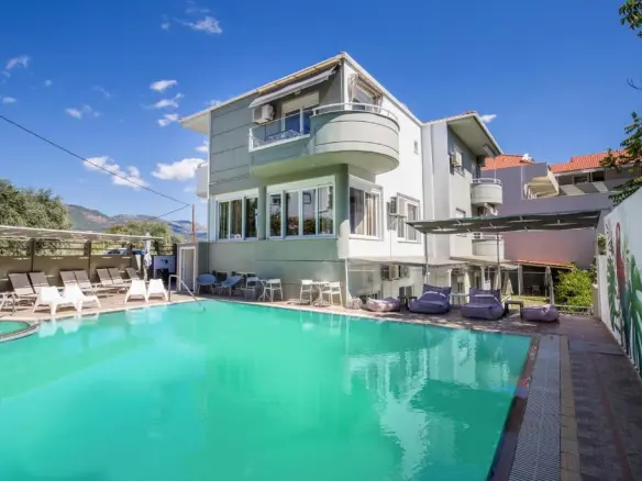 Hotel Of 720 M² In Thassos