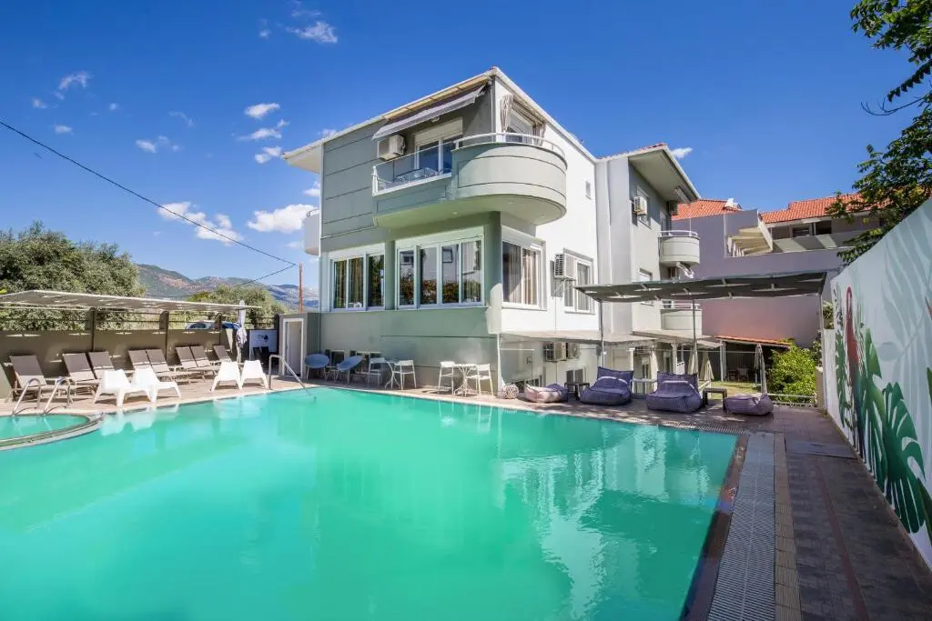Hotel Of 720 M² In Thassos