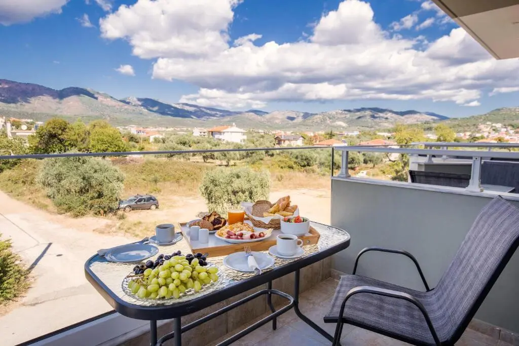 Hotel Of 720 M² In Thassos
