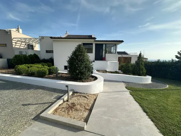 Detached House Of 235 M² In The Suburbs Of Thessaloniki