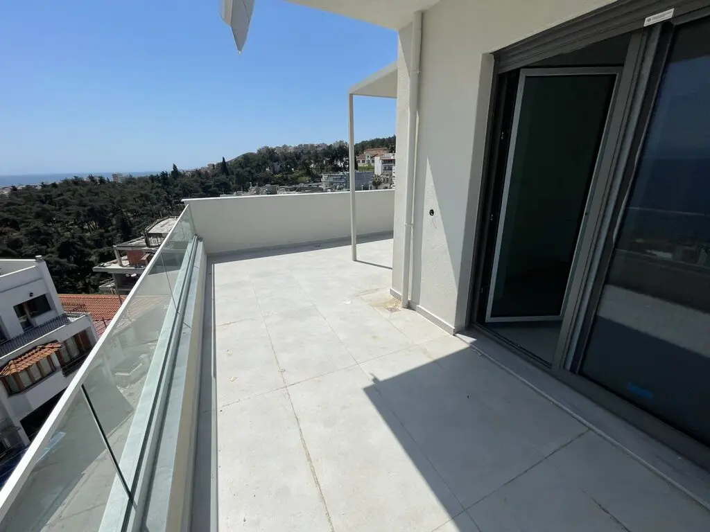 Maisonette 204 M² In Kavala