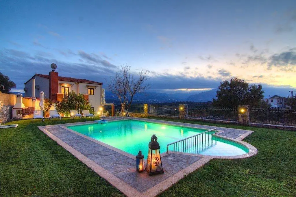 Villa Of 172 M² In Crete