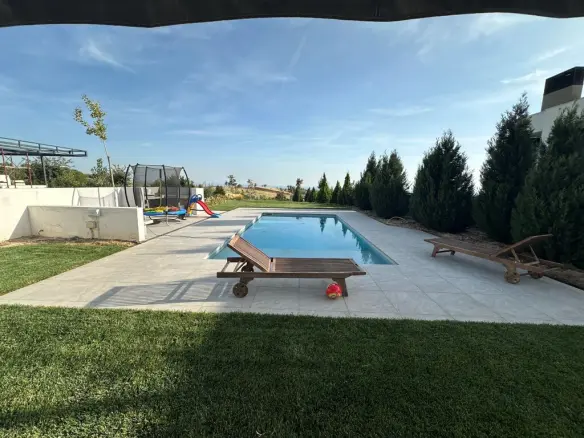 Detached House Of 235 M² In The Suburbs Of Thessaloniki