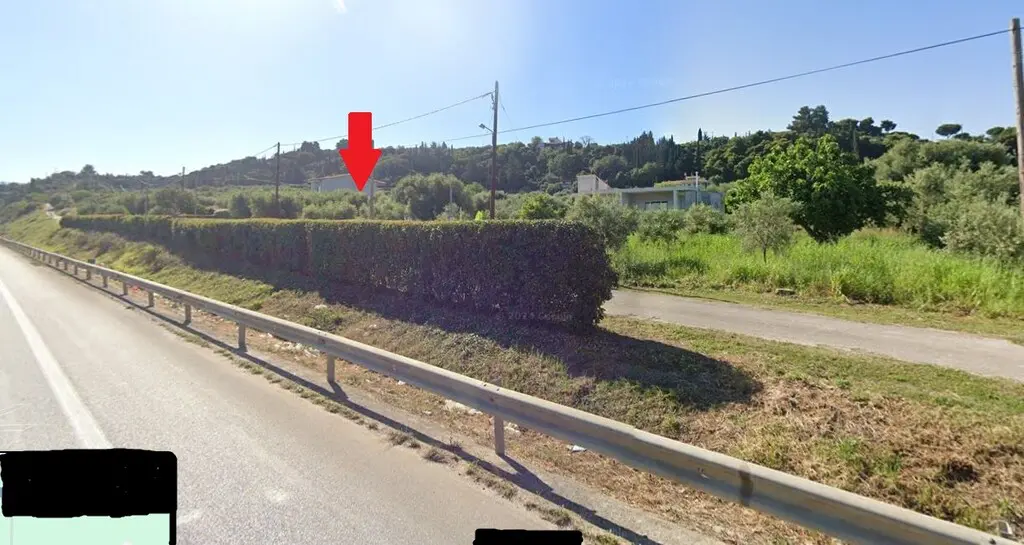 Land Of 1200 M² In Peloponnese