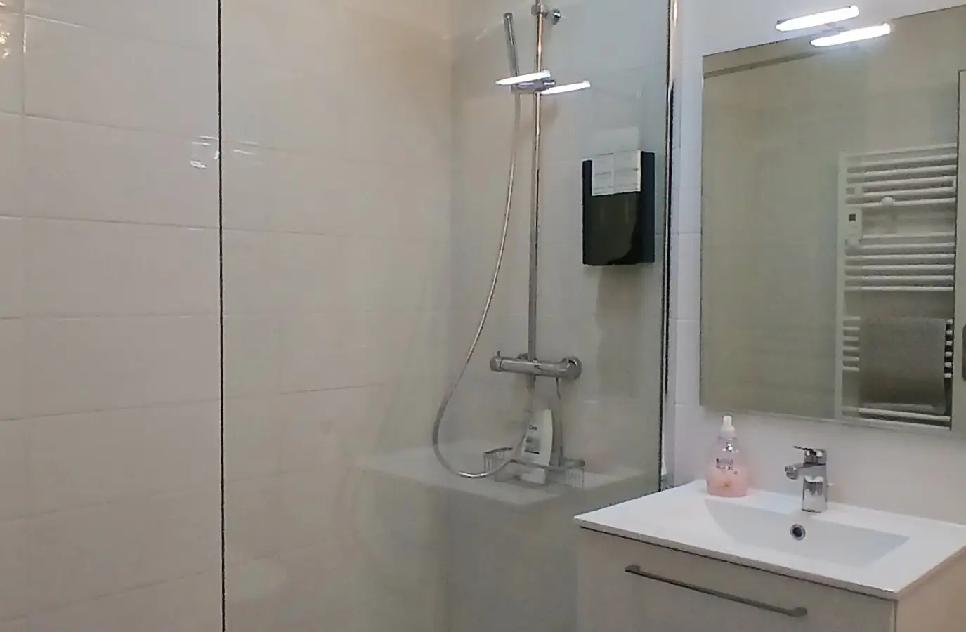2-bedroom House In Lamalou Les Bains, France (56 M²)
