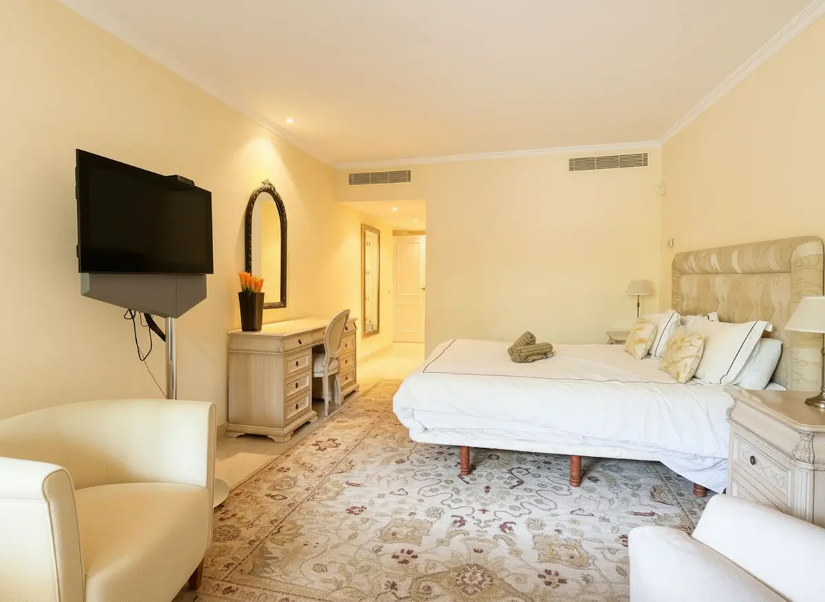 Apartment Of 201 M² In New Golden Mile, Spain