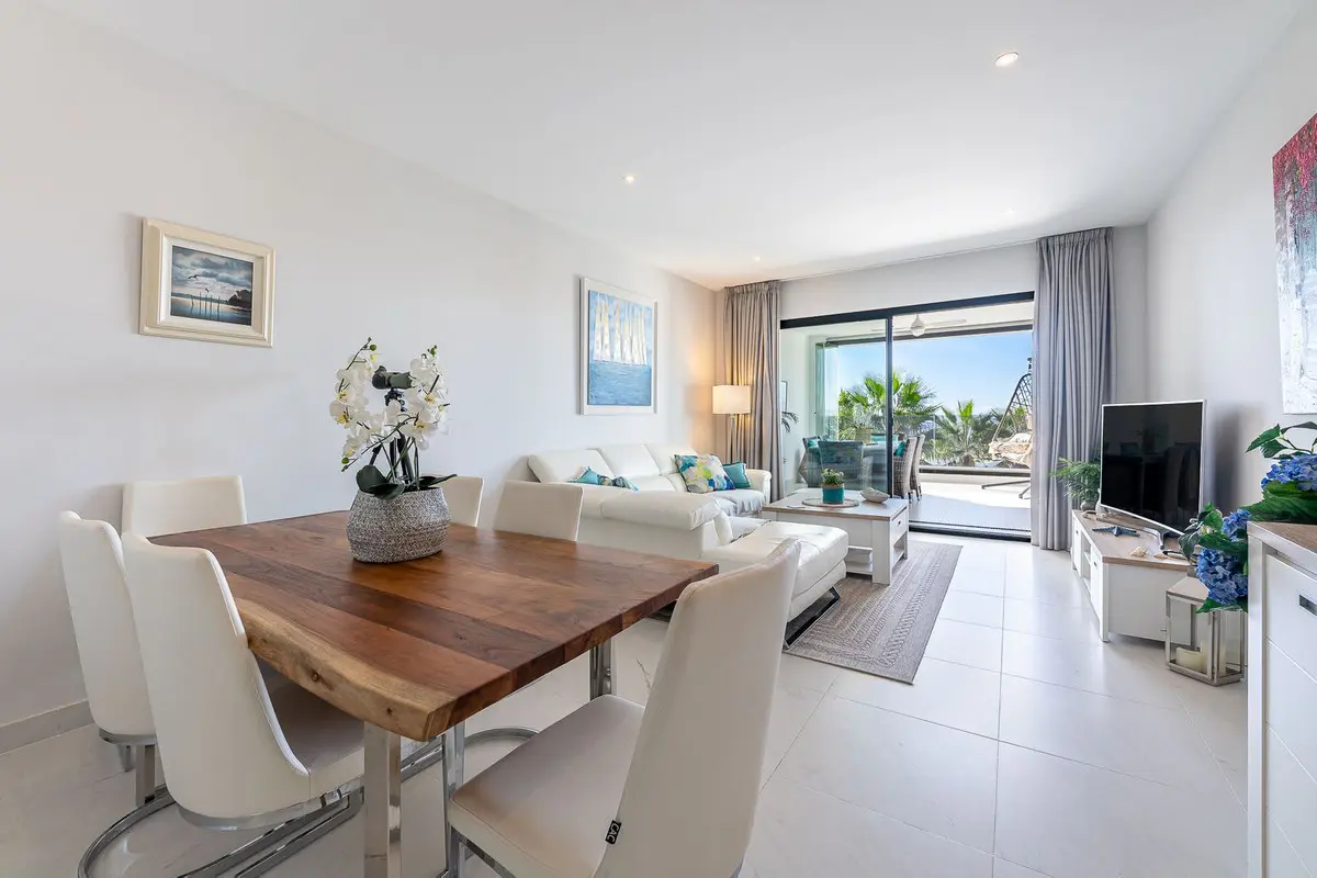 Renovated Villa With 4 Bedrooms In Estepona, Málaga, Spain