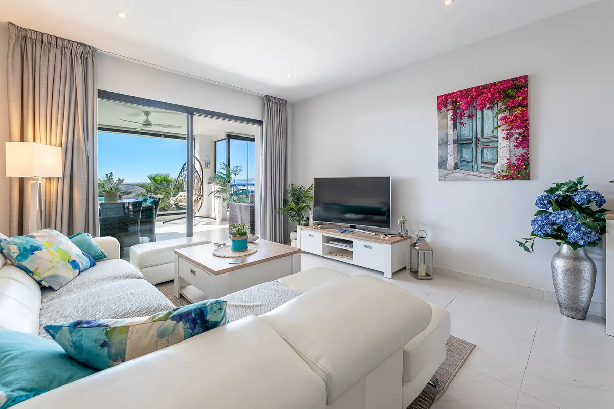 Renovated Villa With 4 Bedrooms In Estepona, Málaga, Spain