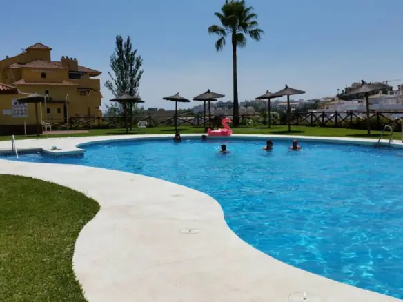Three-bedroom Apartment With Terrace In Estepona, Málaga