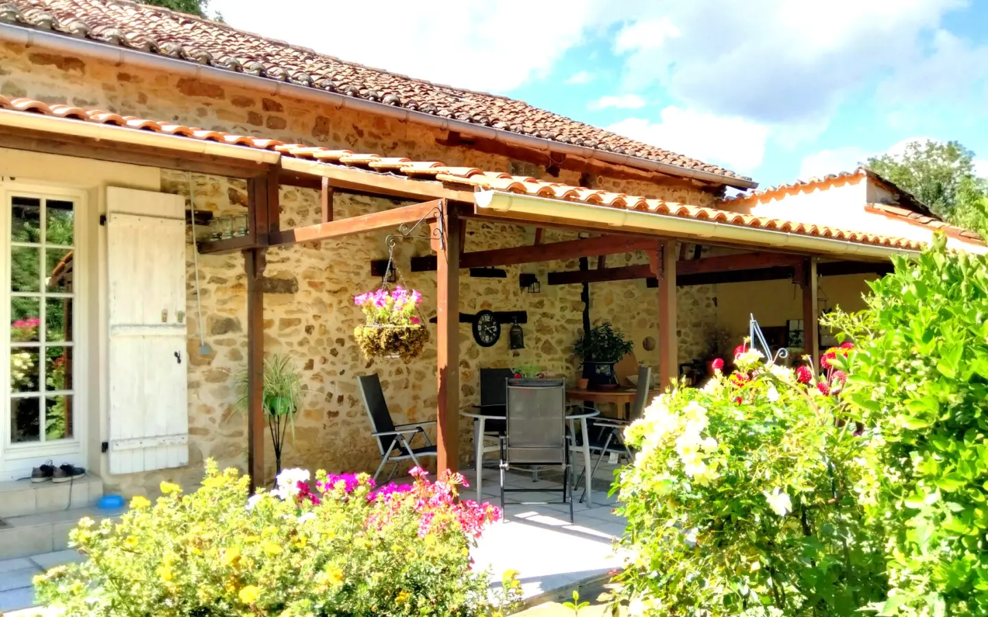 Stone House Of X M² With Outbuildings, Pond, Mature Gardens In Charente