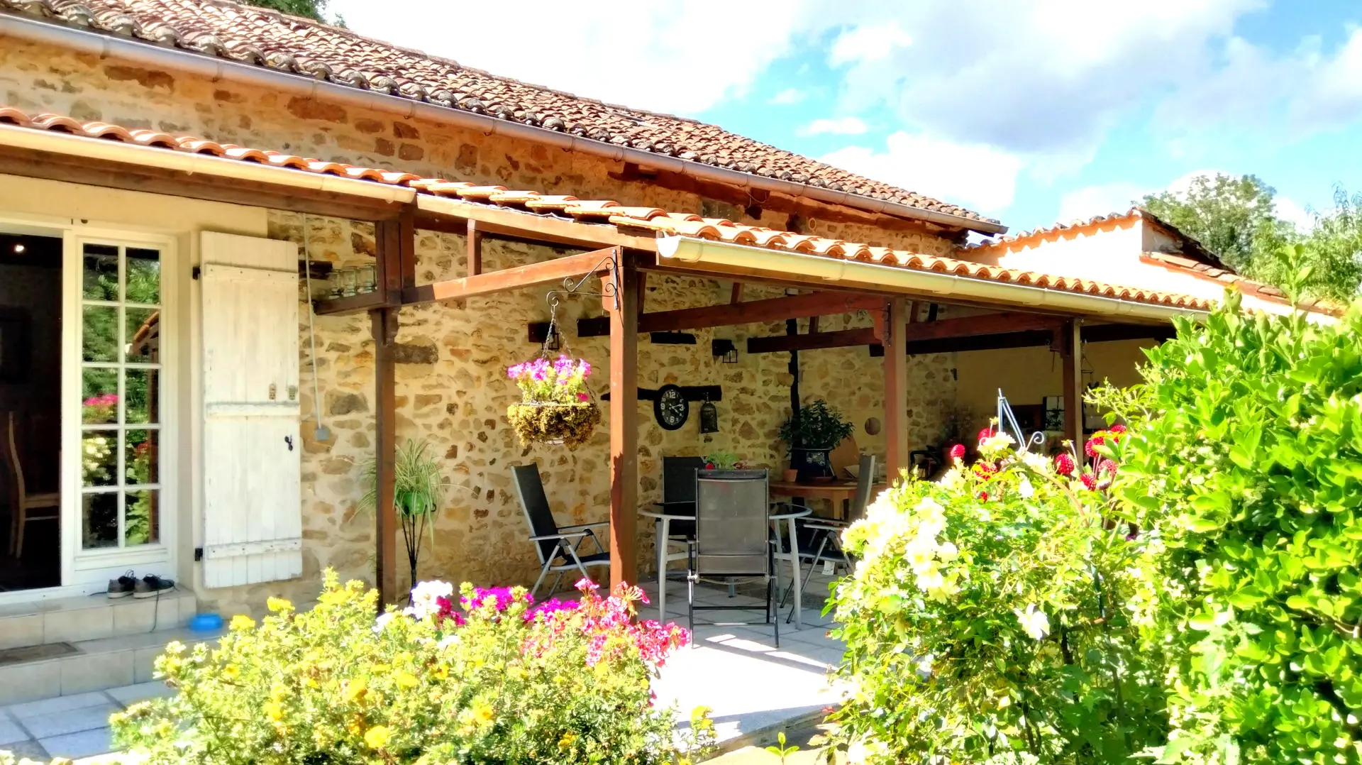 Stone House Of X M² With Outbuildings, Pond, Mature Gardens In Charente