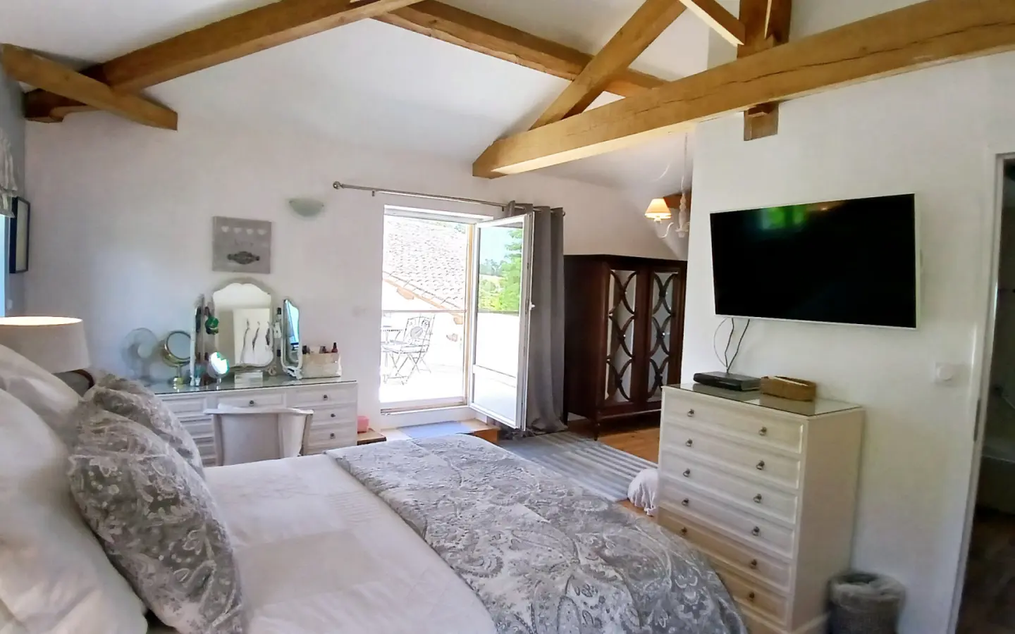 Character House Of 150 M² With Pool, Outbuildings And Garage In Dordogne Village