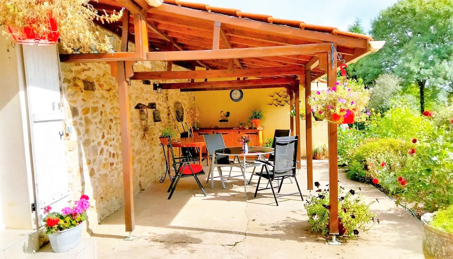 Stone House Of X M² With Outbuildings, Pond, Mature Gardens In Charente