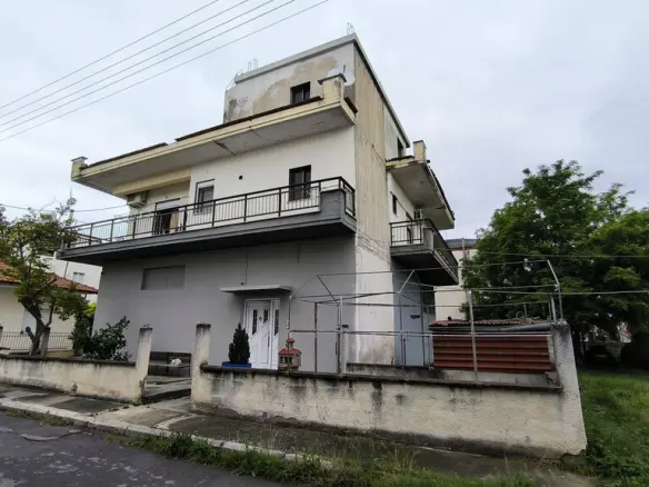 3-bedroom Maisonette In Paralia, Greece (232 M²)
