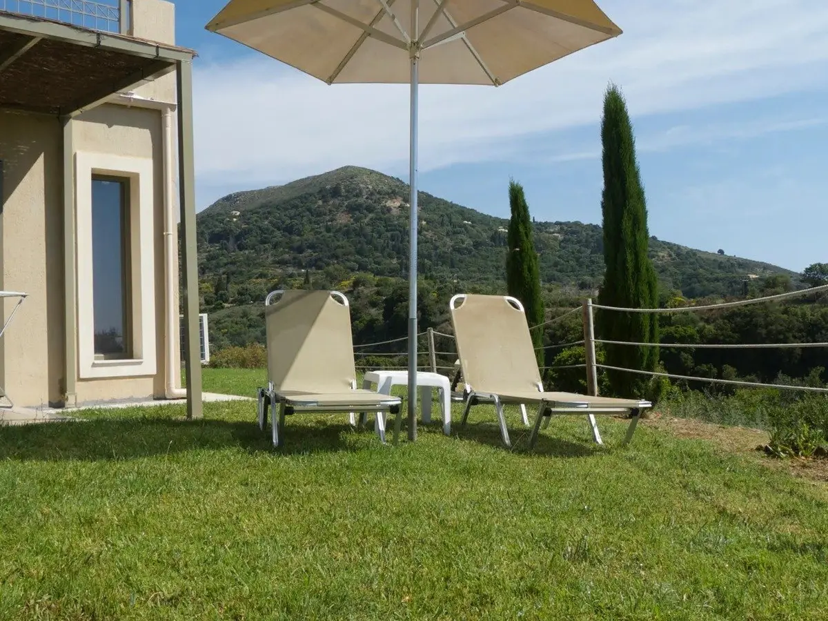 Villa Of 1800 M² With A Sea View In Ratzakli, Greece