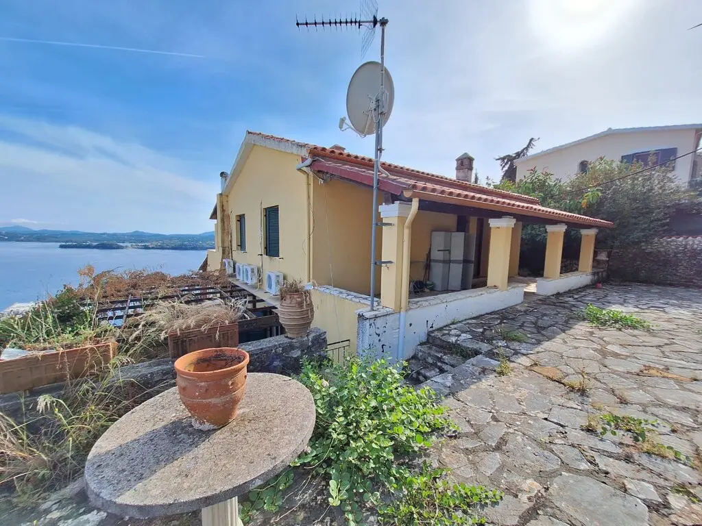 Detached House Of 302 M² In Corfu