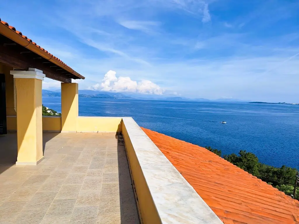 Detached House Of 302 M² In Corfu