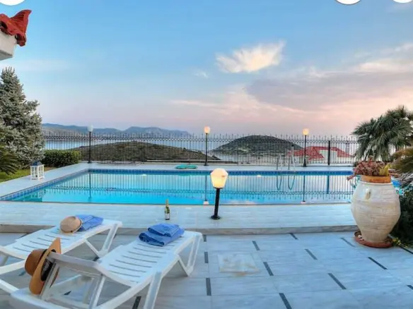 Villa Of 350 M² In Attica
