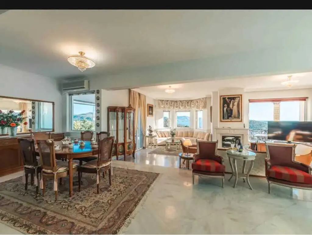 Villa Of 350 M² In Attica