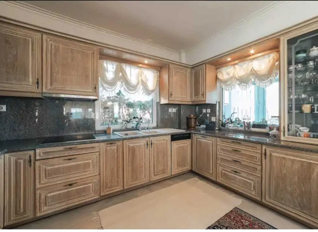 Villa Of 350 M² In Attica