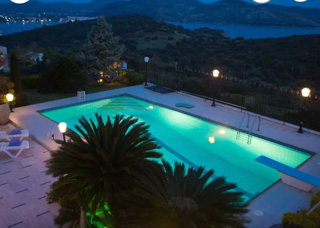 Villa Of 350 M² In Attica