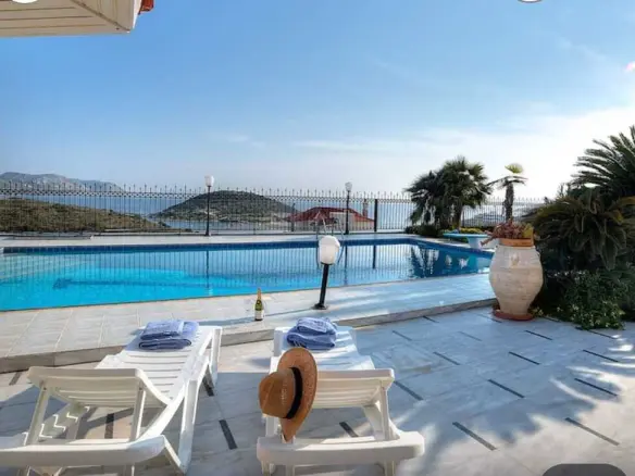 Villa Of 350 M² In Attica