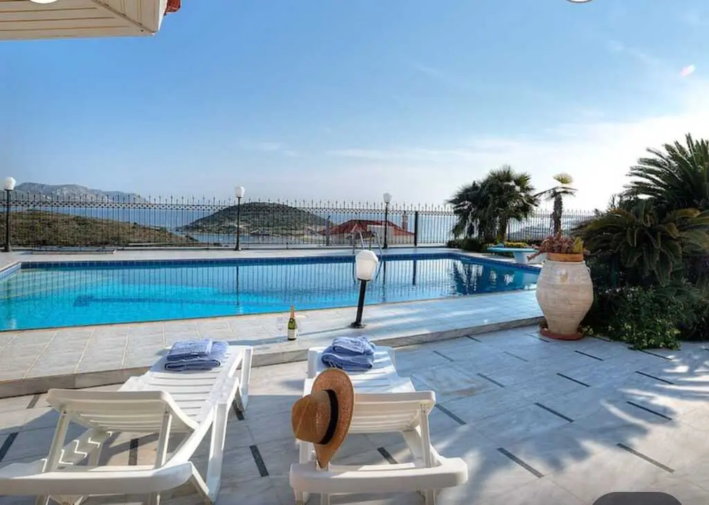 Villa Of 350 M² In Attica
