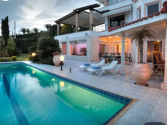 Villa Of 350 M² In Attica