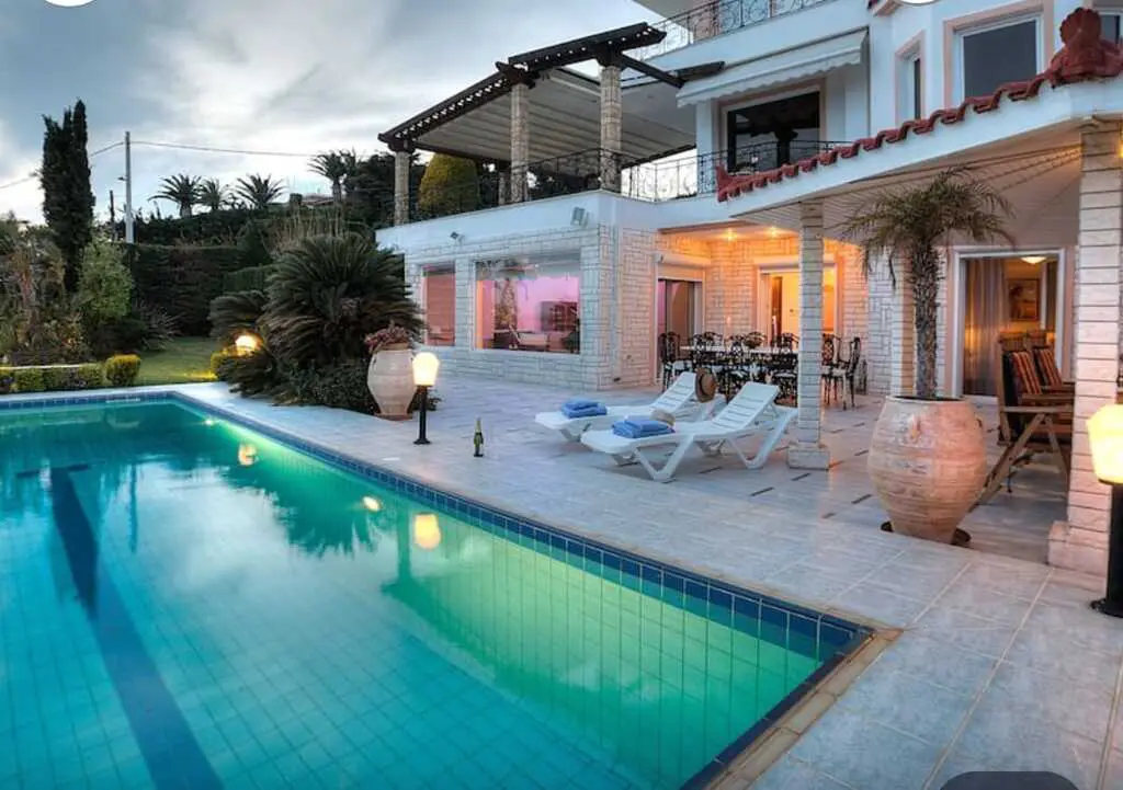 Villa Of 350 M² In Attica