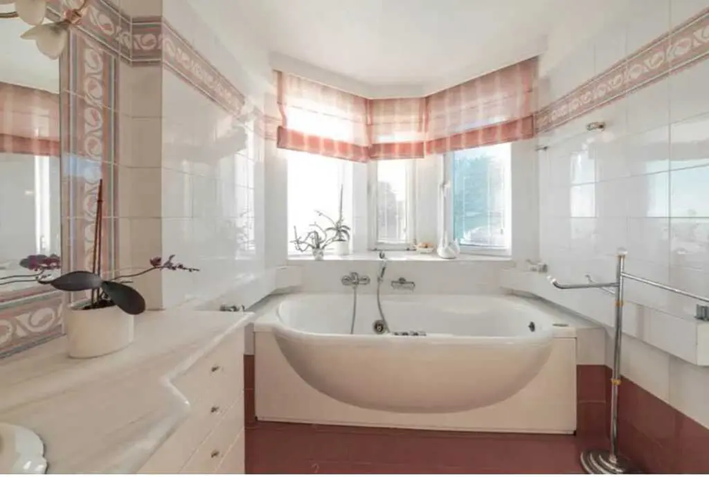Villa Of 350 M² In Attica