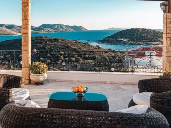 Villa Of 350 M² In Attica