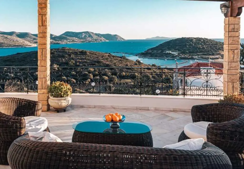Villa Of 350 M² In Attica