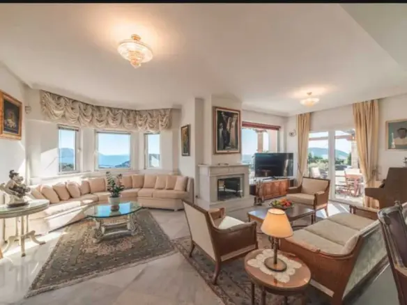 Villa Of 350 M² In Attica