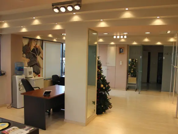Building Of 1070 M² In Athens
