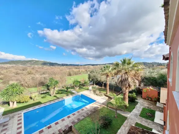 Hotel Of 500 M² In Corfu