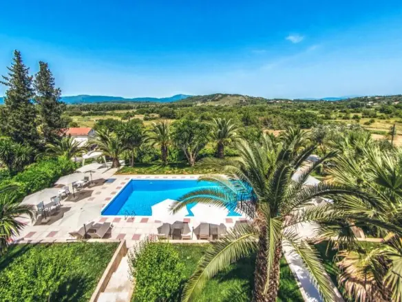 Hotel Of 500 M² In Corfu