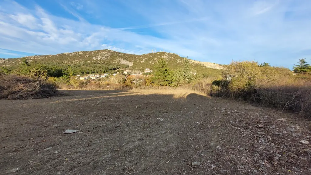 Land Of 4500 M² In The Suburbs Of Thessaloniki