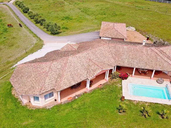 Detached House In Ferran