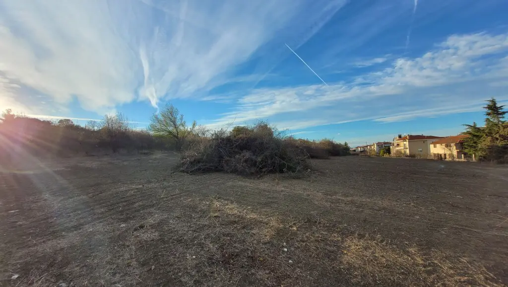 Land Of 4500 M² In The Suburbs Of Thessaloniki